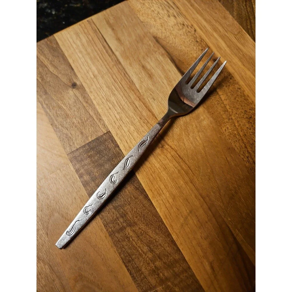 Vintage Everbrite Premier Stainless EVS13 Dinner Fork Textured Leaf Silverware